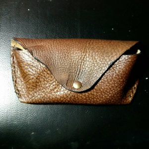 กล่องหนังใส่แว่น (Hand made)