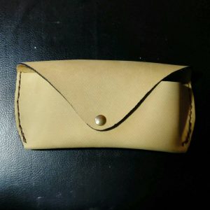กล่องหนังใส่แว่น (Hand made)