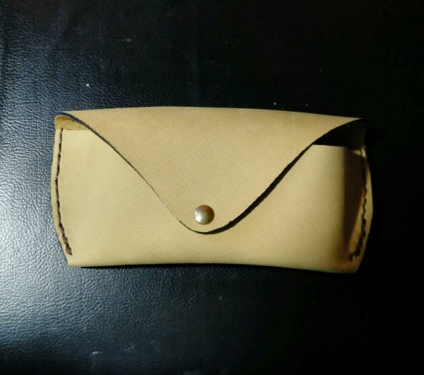 กล่องหนังใส่แว่น (Hand made)