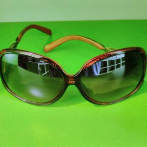 ลดราคาสินค้าตัวโชว์ มีตำหนิ <Gucci>