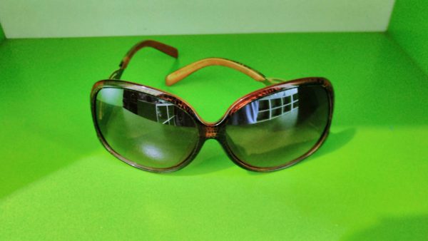 ลดราคาสินค้าตัวโชว์ มีตำหนิ <Gucci>