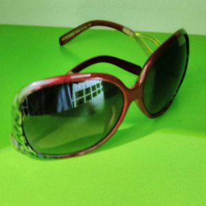 ลดราคาสินค้าตัวโชว์ มีตำหนิ <Gucci>